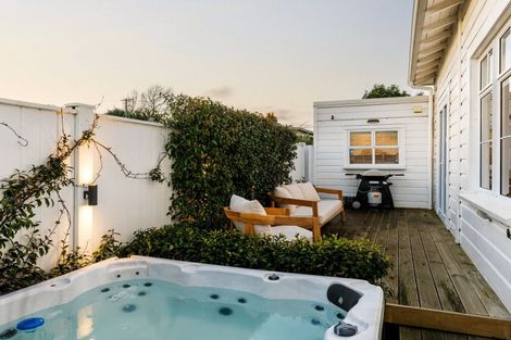 Photo of property in 17 Dinsdale Road, Dinsdale, Hamilton, 3204