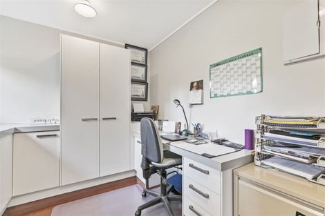 Photo of property in 13 James Evans Drive, Northcote, Auckland, 0627