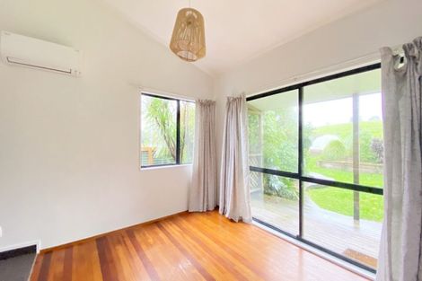 Photo of property in 16 Opanuku Road, Henderson Valley, Auckland, 0612