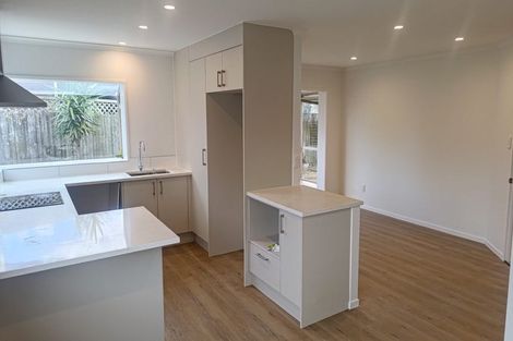 Photo of property in 8 Quartley Place, Huntington Park, Auckland, 2013