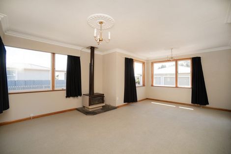 Photo of property in 6 Lowestoft Place, West End, Palmerston North, 4412