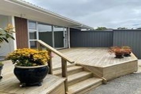 Photo of property in 24 Walton Street, Red Beach, 0932