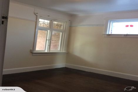 Photo of property in 17 Hargreaves Street, Mount Cook, Wellington, 6021