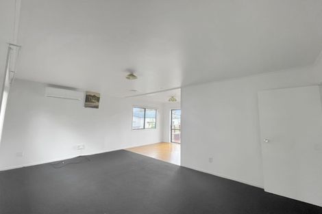 Photo of property in 16 Armada Drive, Ranui, Auckland, 0612