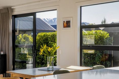 Photo of property in 33 Alps View Place, Lake Hayes, Queenstown, 9304