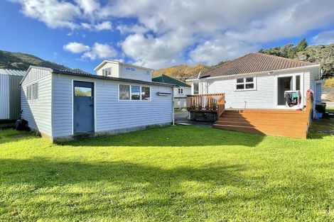 Photo of property in 27 Rimu Street, Naenae, Lower Hutt, 5011