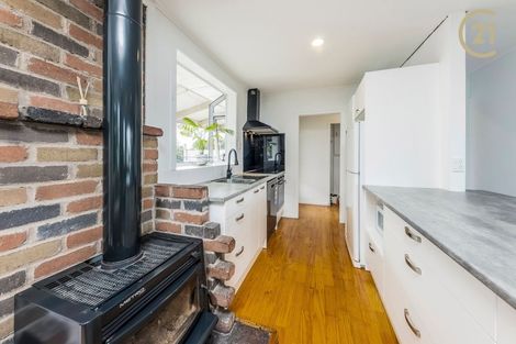 Photo of property in 35 Tairere Crescent, Rosehill, Papakura, 2113