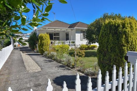 Photo of property in 35 Clifton Avenue, Carterton, 5713