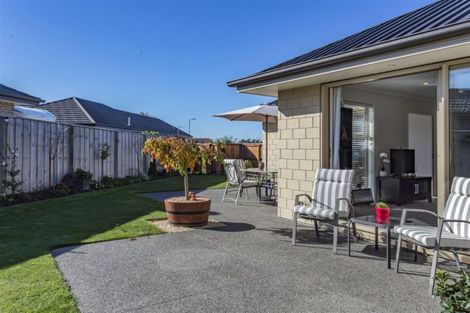 Photo of property in 16 Watkins Drive, Rangiora, 7400