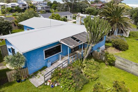 Photo of property in 8-10 Kelly Street, Baylys Beach, Dargaville, 0377