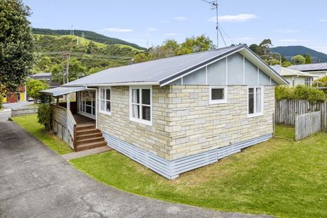 Photo of property in 86 Ruapehu Street, Paraparaumu, 5032