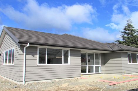 Photo of property in 17 Poulson Grove, Trentham, Upper Hutt, 5018
