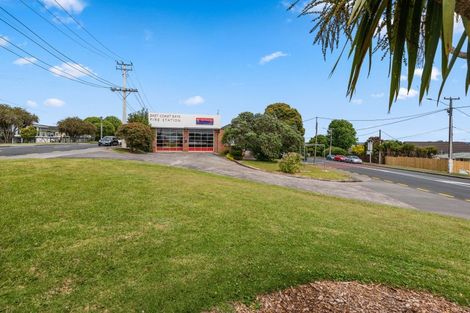 Photo of property in 19 Knights Road, Rothesay Bay, Auckland, 0630