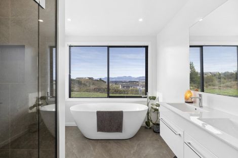 Photo of property in 2 Mahoe Close, Upper Moutere, 7173