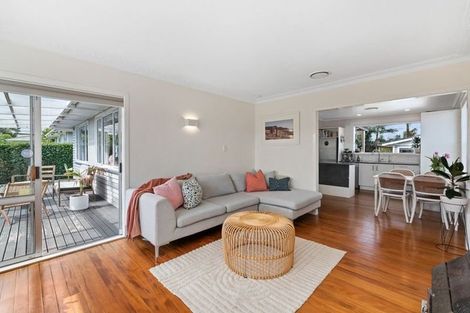 Photo of property in 10 Edgerton Road, Te Atatu Peninsula, Auckland, 0610