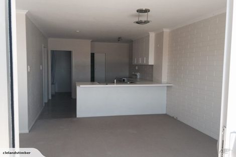 Photo of property in 3/23a Hamblyn Street, Strandon, New Plymouth, 4312