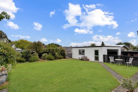 Photo of property in 6 Highbury Drive, Levin, 5510