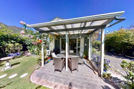 Photo of property in 14a Norton Park Avenue, Fairfield, Lower Hutt, 5011