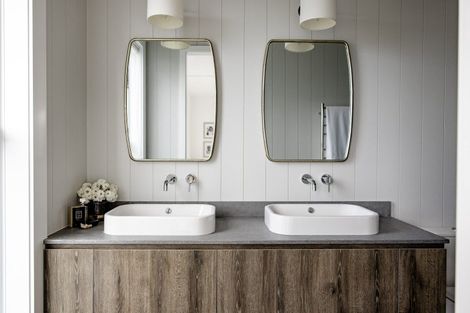 Photo of property in 12 Sandpiper Avenue, Point Wells, 0986