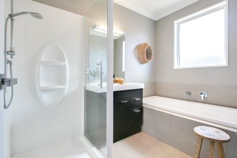 Photo of property in 13 Whakatomo Place, Havelock North, 4130