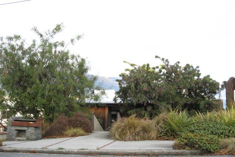 Photo of property in 8 Veint Crescent, Queenstown, 9300