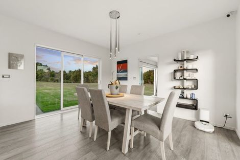 Photo of property in 1 Ngaire Close, Wainui, Silverdale, 0994