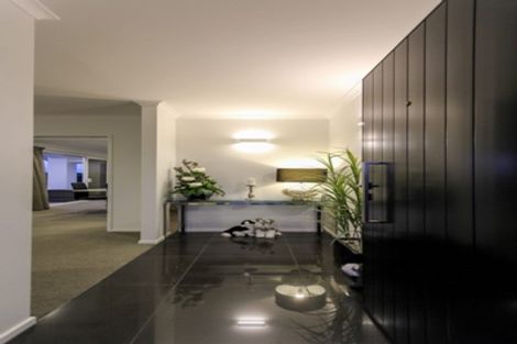 Photo of property in 1 Oakmont Crescent, Waiwhakaiho, New Plymouth, 4312