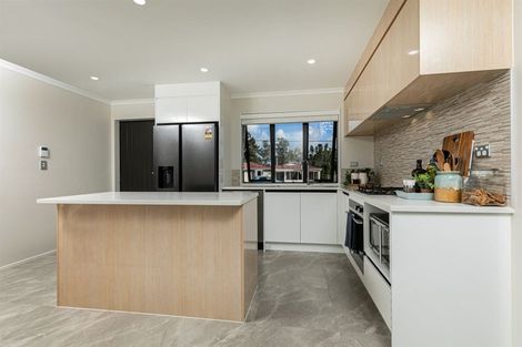 Photo of property in 9a Kingdale Road, Henderson, Auckland, 0610