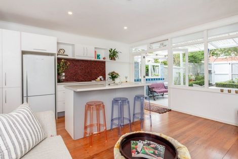 Photo of property in 2/1 Saratoga Avenue, Herne Bay, Auckland, 1011
