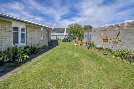 Photo of property in 4 Colenso Place, Otaki Beach, Otaki, 5512