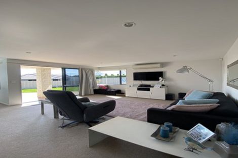Photo of property in 10 Amner Place, Havelock North, 4130