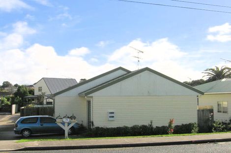 Photo of property in 13a Bay Street, Red Beach, 0932