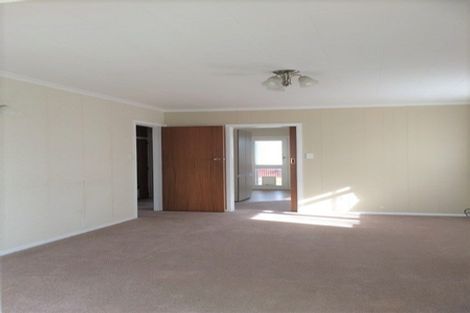 Photo of property in 40 Karaka Crescent, Levin, 5510