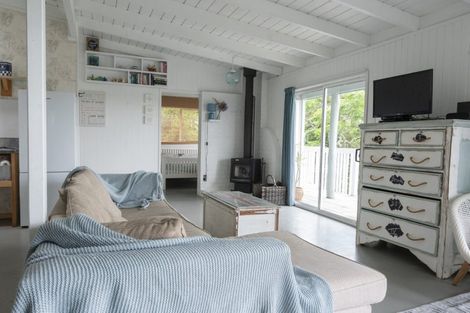 Photo of property in 43 Doves Bay Road, Kerikeri, 0294