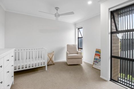 Photo of property in 54 Papatupu Way, Kumeu, 0810