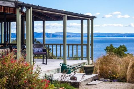 Photo of property in 18 Whakamoenga Point, Acacia Bay, Taupo, 3385