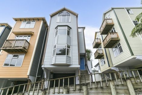 Photo of property in 146f Aro Street, Aro Valley, Wellington, 6021