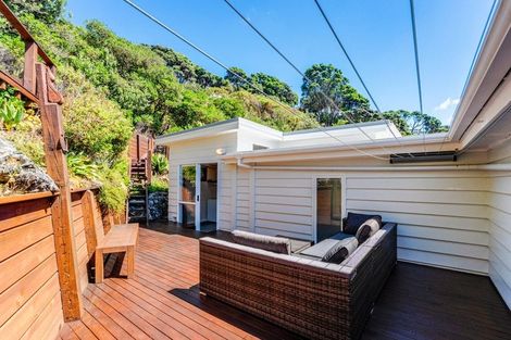 Photo of property in 62 Evans Bay Parade, Roseneath, Wellington, 6021