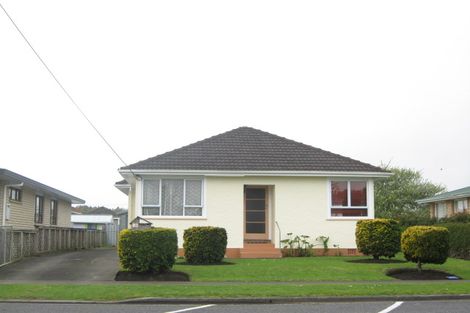 Photo of property in 16 Grey Street, Waitara, 4320