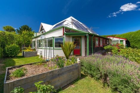Photo of property in 124 Marine Drive, Diamond Harbour, Lyttelton, 8971