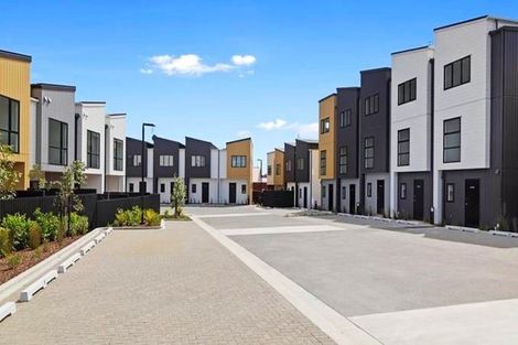 Photo of property in 4/47a Huntington Drive, Huntington Park, Auckland, 2013