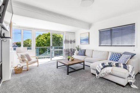 Photo of property in 1301 Whangaparaoa Road, Army Bay, Whangaparaoa, 0930