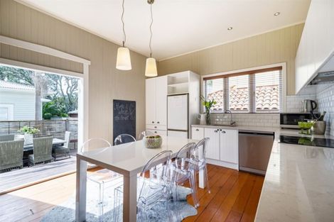 Photo of property in 16 Horotutu Road, Greenlane, Auckland, 1061