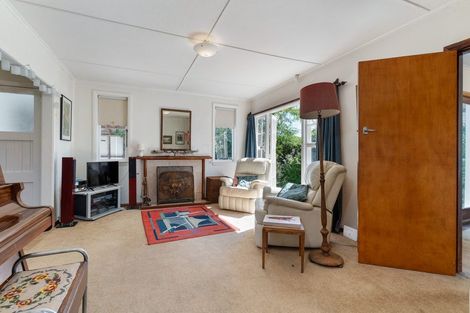 Photo of property in 10 Moreton Road, Carterton, 5713