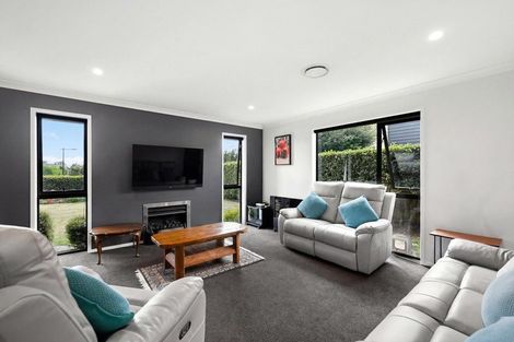 Photo of property in 52 Norfolk Drive, Cambridge, 3434