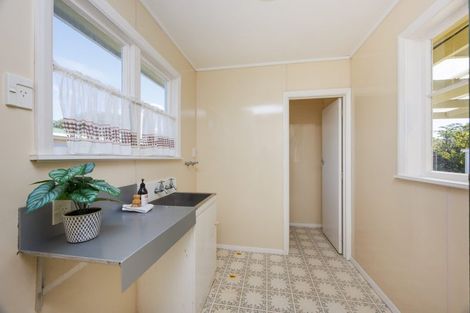 Photo of property in 14 Hampden Street, Awapuni, Palmerston North, 4412