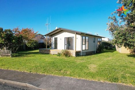 Photo of property in 42 Norfolk Crescent, Otaki Beach, Otaki, 5512