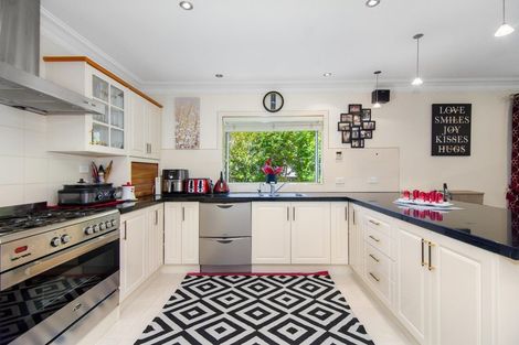 Photo of property in 17 Azure Place, Huntington, Hamilton, 3210