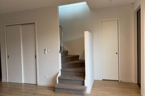 Photo of property in 4e Knights Road, Rosedale, Auckland, 0632