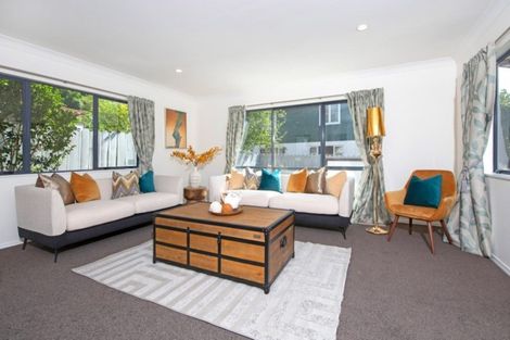 Photo of property in 3/6a Botany Road, Howick, Auckland, 2010